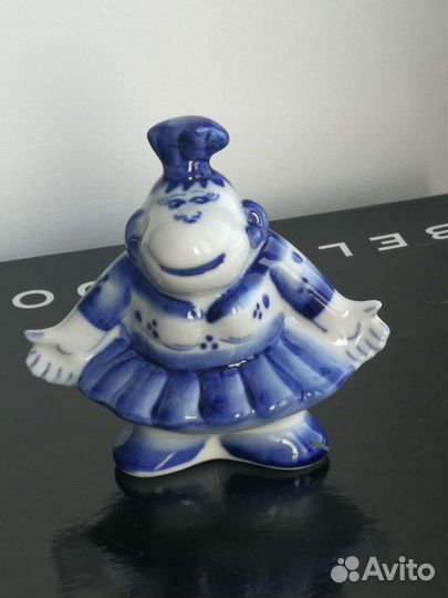 Фарфоровые фигурки