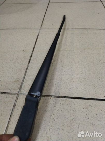 Поводок дворника передний правый Ваз LADA Largus