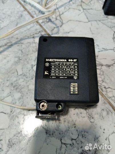 Фотоаппарат Зенит с объективом и вспышкой. СССР