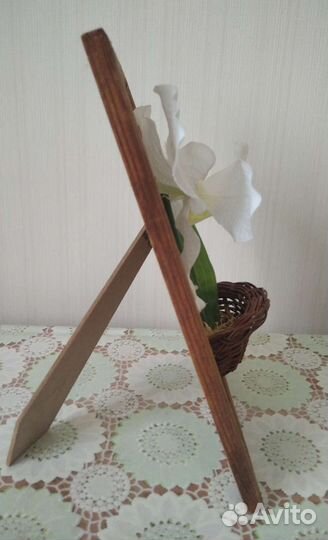 Панно в деревянной рамке. Подснежник