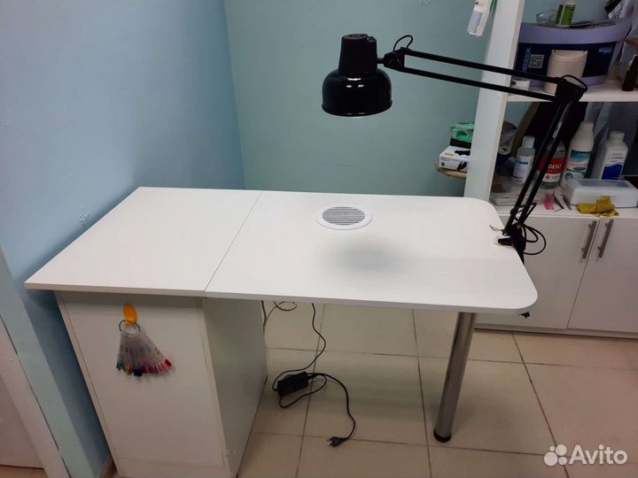 Стол маникюрный с вытяжкой бу