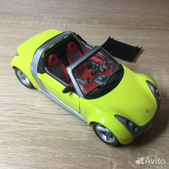 Модель Burago smart 1/24