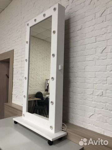 Зеркало с подсветкой в полный рост