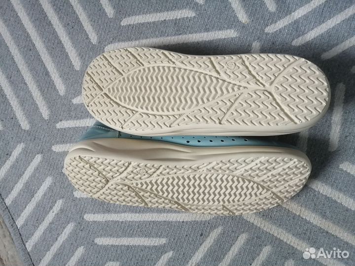 Новые туфли 40 размера