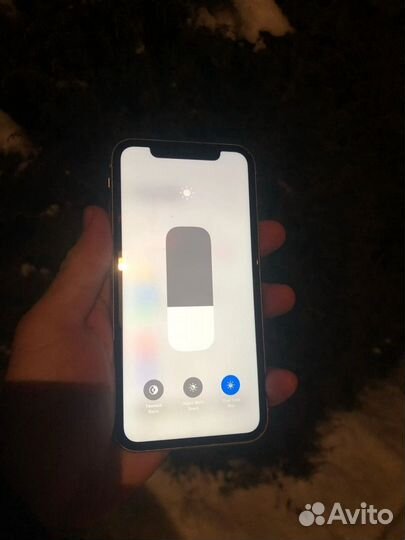 Телефон iPhone 11