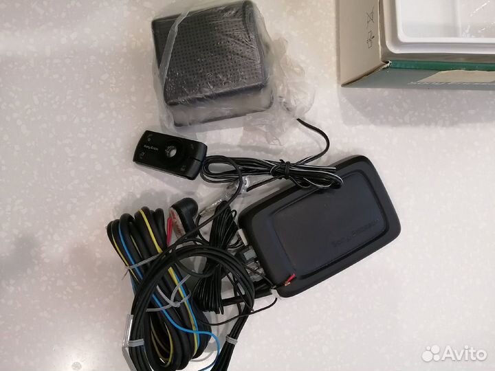 Устройство громкой связи Sony Ericsson HCB-400