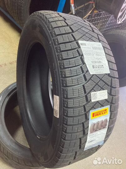 Pirelli Ice Zero FR 215/60 R17 101T