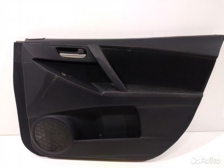 Обшивка двери передняя правая Mazda 3 BL 2009-2013