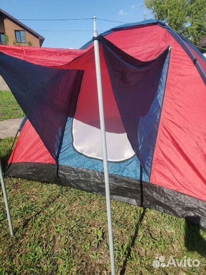 Палатка трехместная