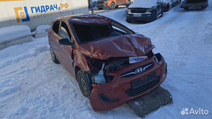 Петля крышки багажника правая Hyundai Solaris 7922