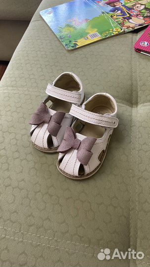 Босоножки для девочки 23