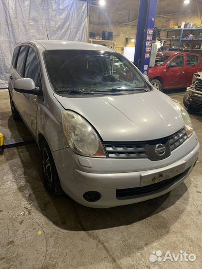 Кузов Nissan note E11 разбор