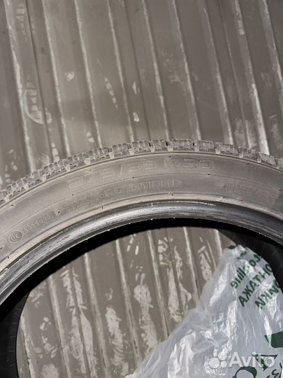 Nokian Tyres Hakkapeliitta R5 245/40 R20 и 275/35 R20