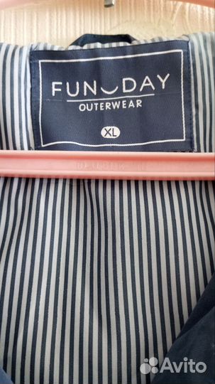 Ветровка женская