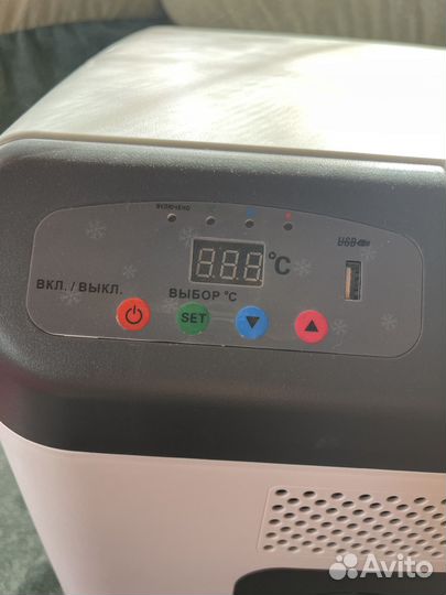 Термоконтейнер (холодильник для автомобиля)