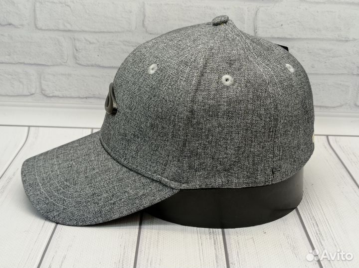 Бейсболка Oakley серая