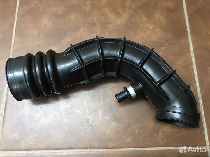Патрубок воздушного фильтра Лада Гранта