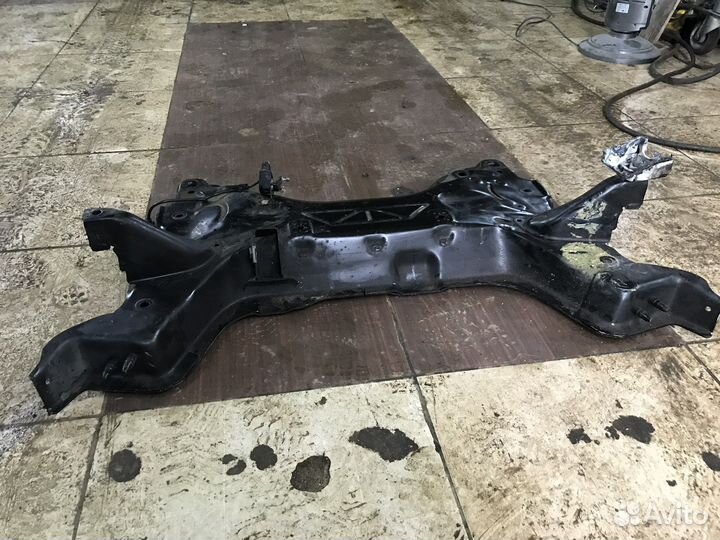 Подрамник peugeot 408