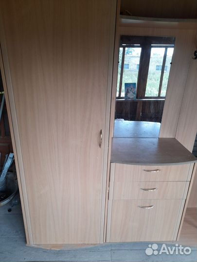 Продам прихожую бу
