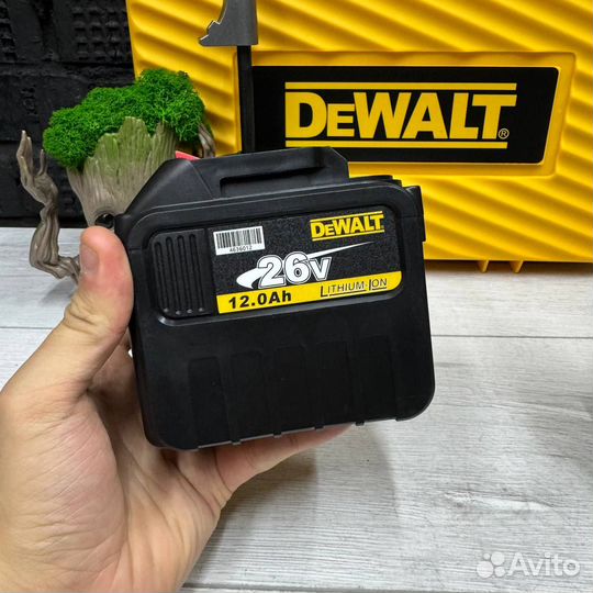 Шуруповерт для ледобура DeWalt 12 Ач 26 v 200 Nm