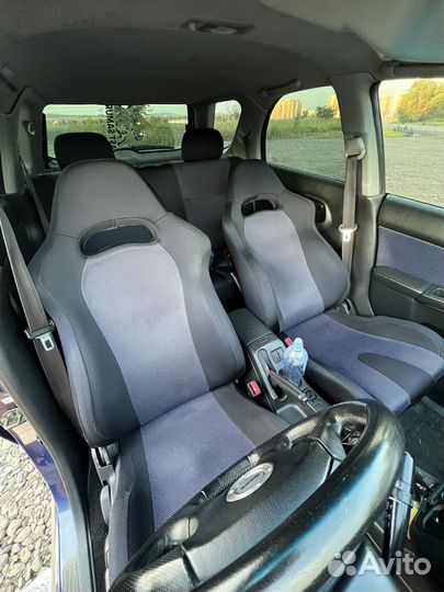 Сиденья ковши subaru impreza wrx sti