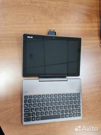 Планшет Asus Zenpad 10 z300 с клавиатурой