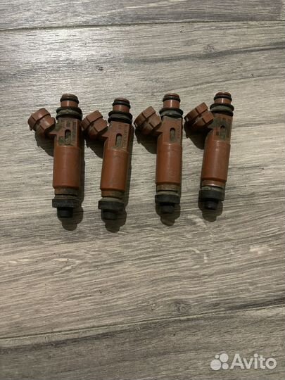 Форсунка топливная Mazda Demio DW3W B3 DW