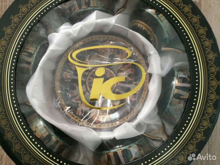 Фарфоровый чайный сервиз