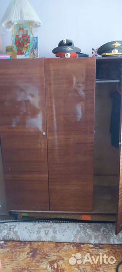 Шкаф