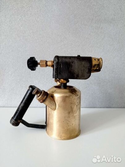 Старинная паяльная лампа.Германия