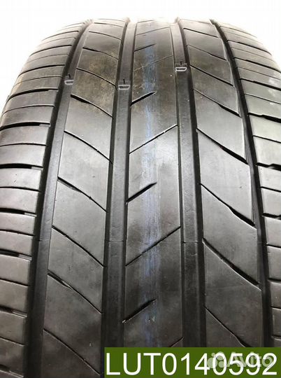 Kumho Ecsta HS52 235/55 R17 103W