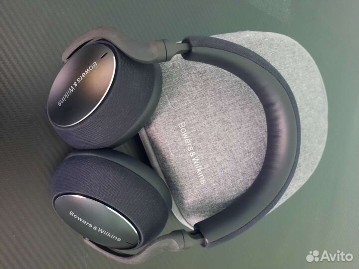 Беспроводные наушники Bowers&Wilkins