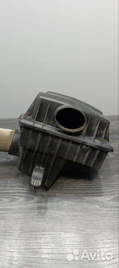 Корпус воздушного фильтра Opel Omega B 1994