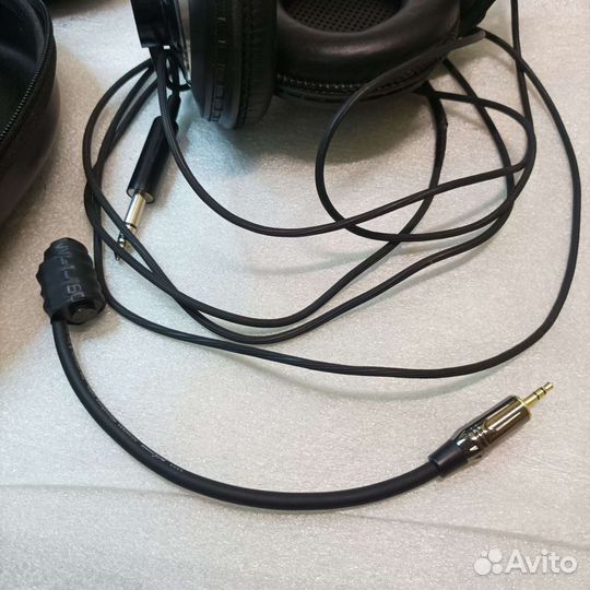 Наушники AKG K240 Austria