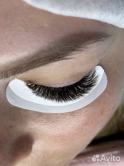 Наращивание ресниц - волос