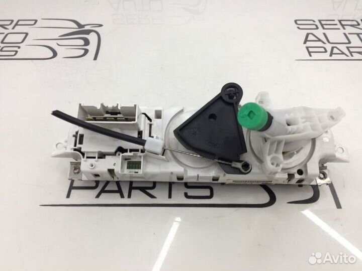 Блок управления кондиционером Ford Focus 2 CB4