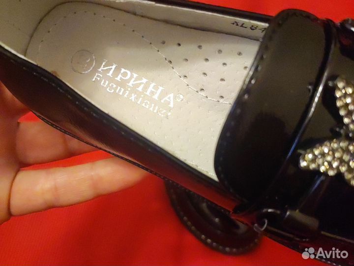 Туфли для девочки 27 размер новые