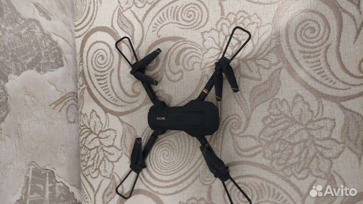 Квадрокоптер с видео камерой