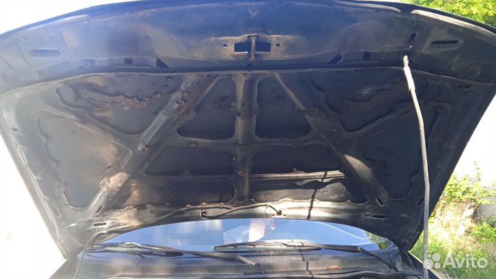 Капот на Мазду 626 hatchback ge 1994г