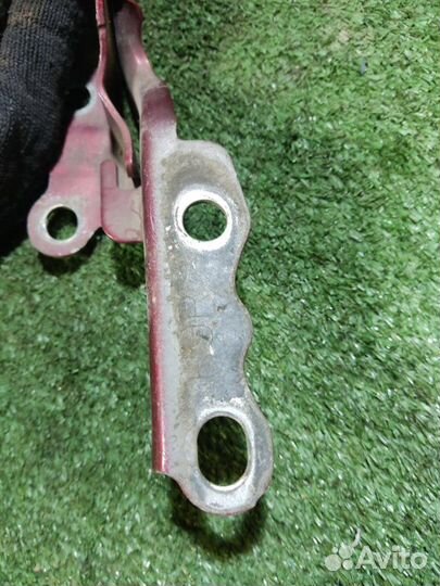 Петля капота правая Toyota Corolla E120