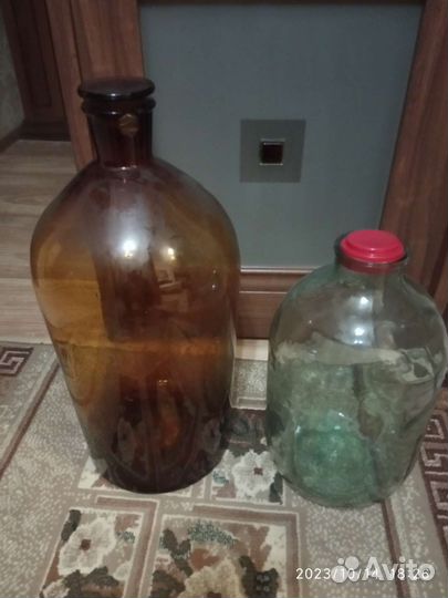 Бутылка и кувшин