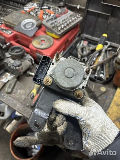 Блок ABS Peugeot 107