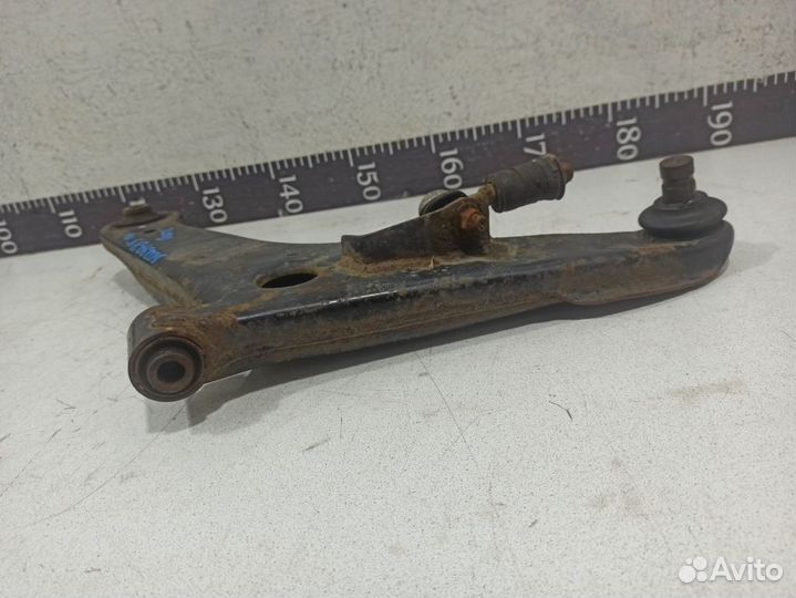 Рычаг передний левый нижний