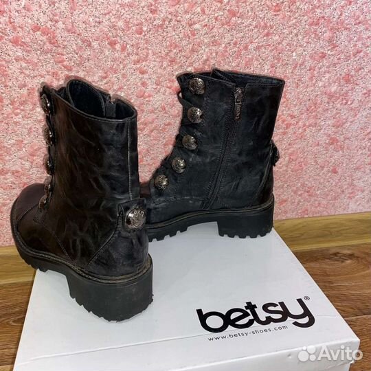 Ботинки женские 36 размер