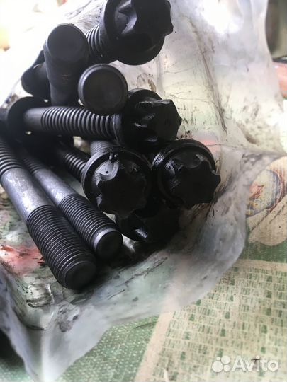 Болт крепления гбц змз 514