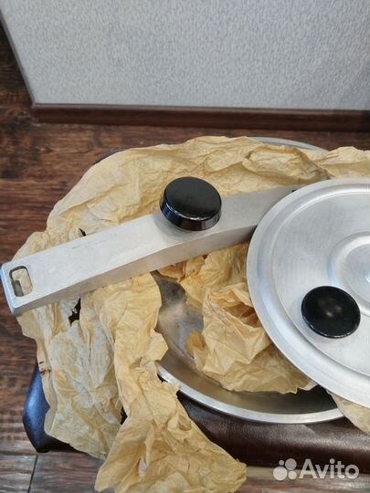 Сковорода с прессом цыплёнка тапака СССР