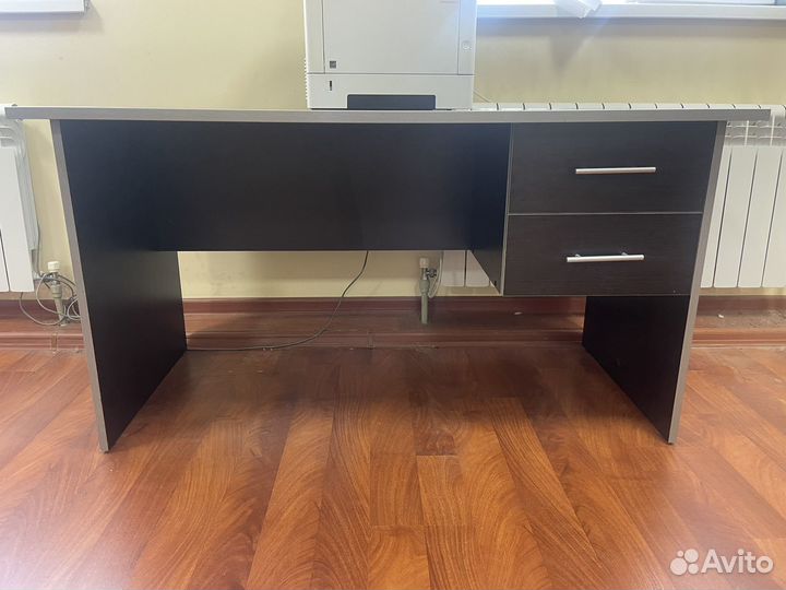 Письменный стол