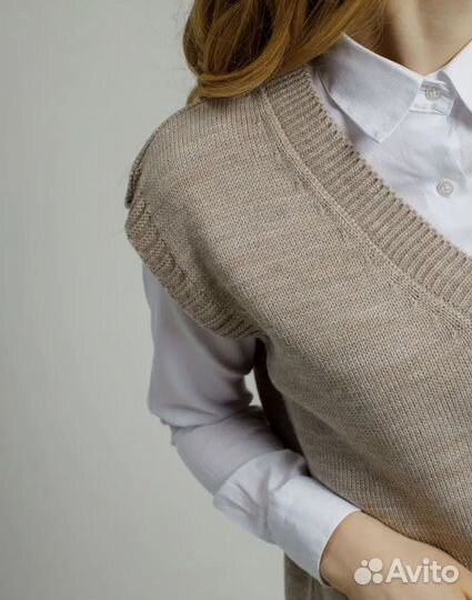 Жилет женский вязаный