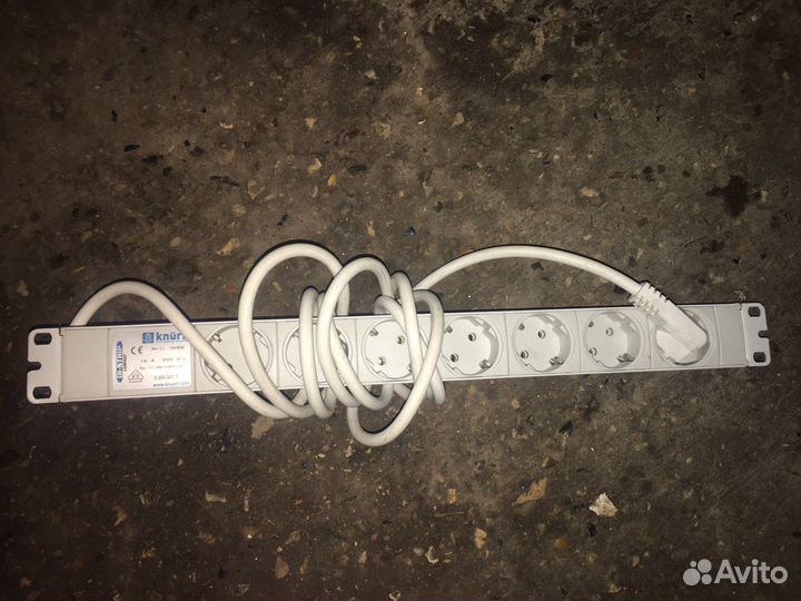 Блок силовых розеток Knurr