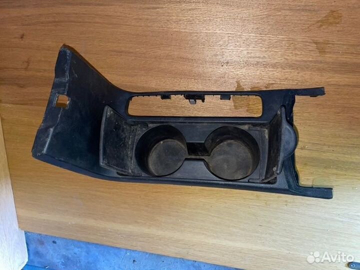 Подстаканники Toyota Corolla седан 1NR-FE 2010